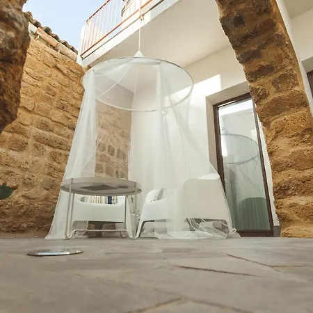 Cortile Baronello * Αγκριτζέντο